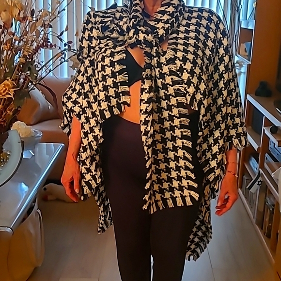 Women's wrap - Picture 3 of 6